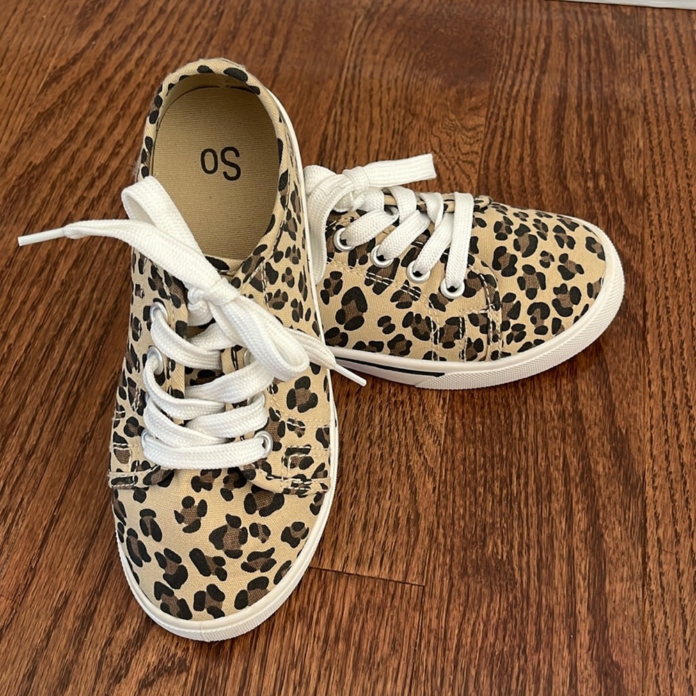 Leopard print sneakers girl 13